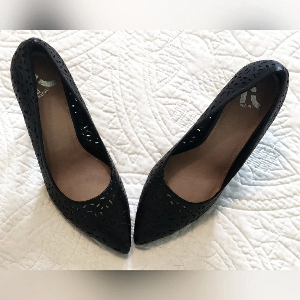 NWOT Report black heels.